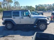 ✅ 2018 Jeep Wrangler Unlimited Rubicon Recon • VIN: 1C4BJWFG8JL848544 • Lot: 43600829. Wystawiony na IAAI z przebiegiem 88 588 mil. Bezpłatny archiwum sprzedaży aukcyjnych z USA i szczegółowy raport historii pojazdu na DreamBid. Zdjęcie 13.
