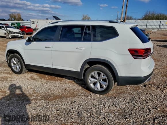 ✅ 2018 Volkswagen Atlas SE • VIN: 1V2DR2CA7JC513025 • Лот: 94289575. Опубликован ранее на Copart с пробегом 121 476 миль. Бесплатный доступ к архиву аукционных продаж из США и подробный отчёт об истории автомобиля на DreamBid. Изображение 2.