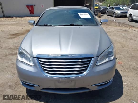 ✅ 2014 Chrysler 200 Limited • VIN: 1C3BCBFG8EN137847 • Lot: 42871054. Listed on IAAI with 94,194 mi. Free auction sales archive from the USA and detailed vehicle history report at DreamBid. Image 6.