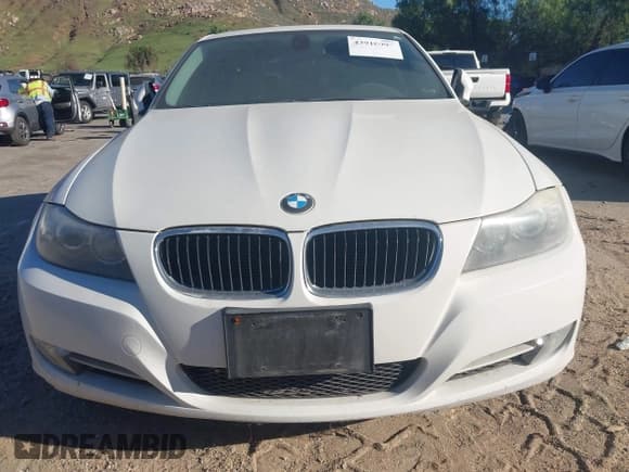 ✅ 2011 BMW 3 Series 335i • VIN: WBAPM5C57BE435298 • Lot: 43910997. Listed on IAAI with 135,142 mi. Free auction sales archive from the USA and detailed vehicle history report at DreamBid. Image 6.