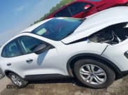 ✅ 2022 Ford Escape S • VIN: 1FMCU0F65NUA27557 • Lot: 42060587. Wystawiony na IAAI z przebiegiem 33 607 mil. Bezpłatny archiwum sprzedaży aukcyjnych z USA i szczegółowy raport historii pojazdu na DreamBid. Zdjęcie 14.