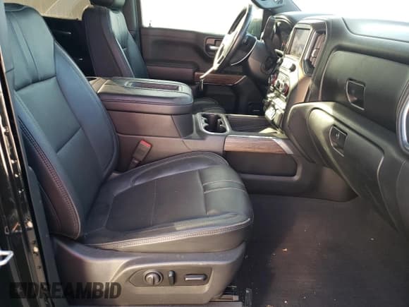 ✅ 2019 Chevrolet Silverado 1500 High Country • VIN: 1GCUYHEL6KZ387082 • Lot: 75758324. Wystawiony na Copart z przebiegiem 31 914 mil. Bezpłatny archiwum sprzedaży aukcyjnych z USA i szczegółowy raport historii pojazdu na DreamBid. Zdjęcie 5.