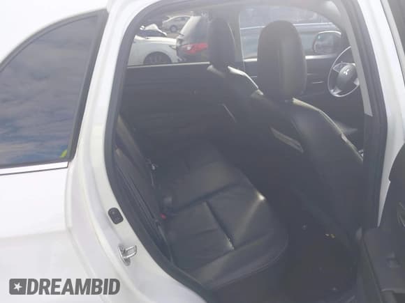 ✅ 2015 Mitsubishi Outlander SE • VIN: 4A4AR4AU7FE057254 • Lot: 43456591. Wystawiony na IAAI z przebiegiem 115 762 mil. Bezpłatny archiwum sprzedaży aukcyjnych z USA i szczegółowy raport historii pojazdu na DreamBid. Zdjęcie 8.