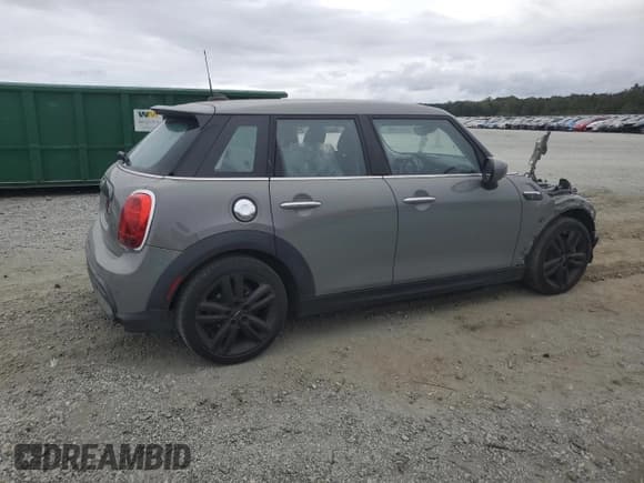 ✅ 2022 MINI Hardtop 4 Door Cooper S • VIN: WMW53DK07N2P53664 • Lot: 84812515. Wystawiony na Copart z przebiegiem 55 400 mil. Bezpłatny archiwum sprzedaży aukcyjnych z USA i szczegółowy raport historii pojazdu na DreamBid. Zdjęcie 3.