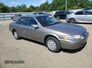 ✅ 1999 Toyota Camry LE • VIN: 4T1BG22K0XU572702 • Lot: 70462825. Wystawiony na Copart z przebiegiem 46 131 mil. Bezpłatny archiwum sprzedaży aukcyjnych z USA i szczegółowy raport historii pojazdu na DreamBid. Zdjęcie 4.