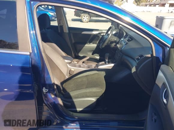 ✅ 2019 Nissan Sentra S • VIN: 3N1AB7AP7KY314419 • Lot: 43600035. Wystawiony na IAAI z przebiegiem 83 169 mil. Bezpłatny archiwum sprzedaży aukcyjnych z USA i szczegółowy raport historii pojazdu na DreamBid. Zdjęcie 5.