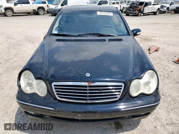 ✅ 2003 Mercedes-Benz C 320 • VIN: WDBRF84J33F381267 • Lot: 70131255. Wystawiony na Copart z przebiegiem Nie podano. Bezpłatny archiwum sprzedaży aukcyjnych z USA i szczegółowy raport historii pojazdu na DreamBid. Zdjęcie 5.