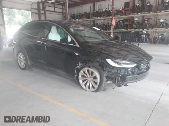 ✅ 2016 Tesla Model X P90D • VIN: 5YJXCBE42GF005144 • Lot: 42979675. Wystawiony na IAAI z przebiegiem 60 833 mil. Bezpłatny archiwum sprzedaży aukcyjnych z USA i szczegółowy raport historii pojazdu na DreamBid. Zdjęcie 1.