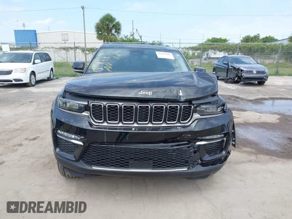 ✅ 2022 Jeep Grand Cherokee • VIN: 1C4RJYB63N8717876 • Lot: 42289481. Listed on IAAI with 22,853 mi. Free auction sales archive from the USA and detailed vehicle history report at DreamBid. Image 13.