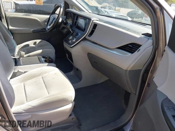 ✅ 2016 Toyota Sienna LE AAS • VIN: 5TDKK3DC1GS716759 • Lot: 42541056. Listed on IAAI with 127,166 mi. Free auction sales archive from the USA and detailed vehicle history report at DreamBid. Image 5.