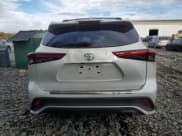 ✅ 2022 Toyota Highlander XSE • VIN: 5TDLZRBH0NS207471 • Lot: 86249135. Listed on Copart with 14,300 mi. Free auction sales archive from the USA and detailed vehicle history report at DreamBid. Image 6.