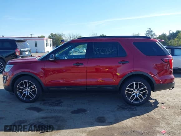 ✅ 2017 Ford Explorer Sport • VIN: 1FM5K8GT1HGA09206 • Lot: 43322325. Wystawiony na IAAI z przebiegiem 119 999 mil. Bezpłatny archiwum sprzedaży aukcyjnych z USA i szczegółowy raport historii pojazdu na DreamBid. Zdjęcie 14.