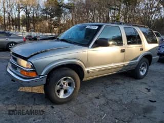 ✅ 2000 Chevrolet Blazer LS • VIN: 1GNCS13W6Y2365299 • Lot: 41368365. Wystawiony na Copart z przebiegiem 144 294 mil. Bezpłatny archiwum sprzedaży aukcyjnych z USA i szczegółowy raport historii pojazdu na DreamBid. Zdjęcie 1.