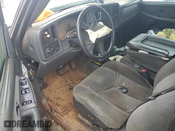 ✅ 2003 Chevrolet Silverado 1500 LS • VIN: 2GCEK19V931307874 • Лот: 72713284. Опубликован ранее на Copart с пробегом 271 198 миль. Бесплатный доступ к архиву аукционных продаж из США и подробный отчёт об истории автомобиля на DreamBid. Изображение 8.