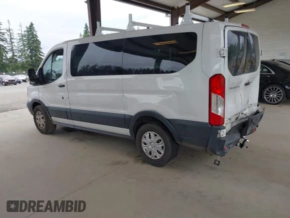 ✅ 2018 Ford Transit XL • VIN: 1FMZK1YM6JKA49607 • Lot: 42687359. Wystawiony na IAAI z przebiegiem 85 280 mil. Bezpłatny archiwum sprzedaży aukcyjnych z USA i szczegółowy raport historii pojazdu na DreamBid. Zdjęcie 3.