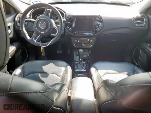 ✅ 2019 Jeep Compass Limited • VIN: 3C4NJDCB9KT650037 • Лот: 82364895. Опубликован ранее на Copart с пробегом 95 895 миль. Бесплатный доступ к архиву аукционных продаж из США и подробный отчёт об истории автомобиля на DreamBid. Изображение 8.