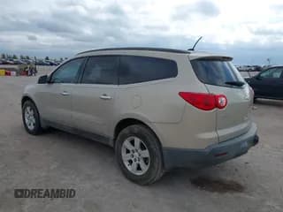✅ 2010 Chevrolet Traverse 2LT • VIN: 1GNLRGED8AJ197283 • Lot: 43470857. Wystawiony na IAAI z przebiegiem 228 117 mil. Bezpłatny archiwum sprzedaży aukcyjnych z USA i szczegółowy raport historii pojazdu na DreamBid. Zdjęcie 3.