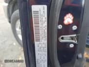 ✅ 2017 Ram 2500 SLT • VIN: 3C6UR5DL0HG581667 • Lot: 75773364. Wystawiony na Copart z przebiegiem 130 980 mil. Bezpłatny archiwum sprzedaży aukcyjnych z USA i szczegółowy raport historii pojazdu na DreamBid. Zdjęcie 12.