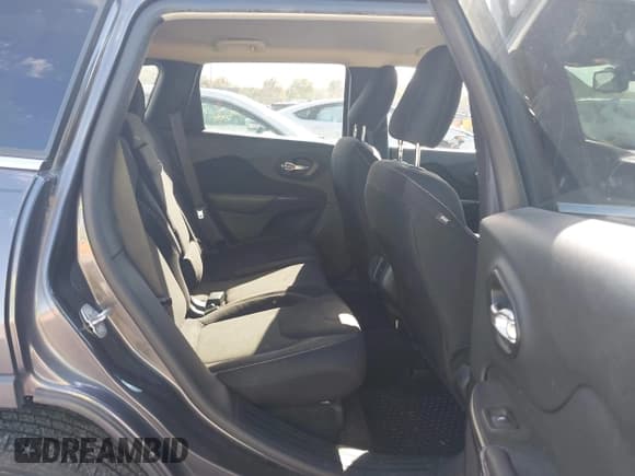 ✅ 2015 Jeep Cherokee Latitude • VIN: 1C4PJMCS3FW615969 • Lot: 43640634. Wystawiony na IAAI z przebiegiem 176 928 mil. Bezpłatny archiwum sprzedaży aukcyjnych z USA i szczegółowy raport historii pojazdu na DreamBid. Zdjęcie 8.