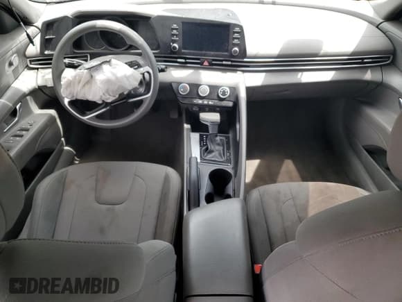 ✅ 2021 Hyundai Elantra SE • VIN: KMHLL4AG9MU140081 • Lot: 80735205. Listed on Copart with 73,347 mi. Free auction sales archive from the USA and detailed vehicle history report at DreamBid. Image 8.