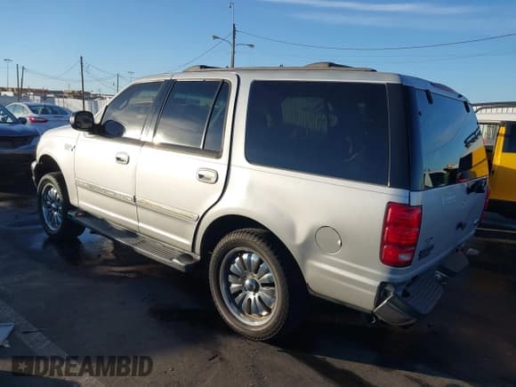 ✅ 2001 Ford Expedition XLT • VIN: 1FMRU16W81LB39527 • Лот: 41364921. Опубликован ранее на IAAI с пробегом 191 198 миль. Бесплатный доступ к архиву аукционных продаж из США и подробный отчёт об истории автомобиля на DreamBid. Изображение 3.
