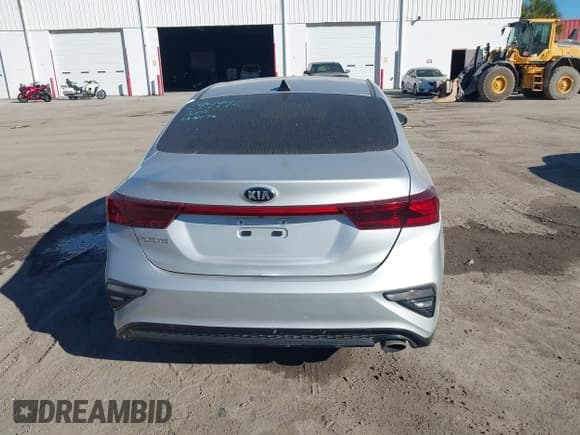 ✅ 2021 Kia Forte LXS • VIN: 3KPF24AD7ME294992 • Lot: 43819434. Wystawiony na IAAI z przebiegiem 171 562 mil. Bezpłatny archiwum sprzedaży aukcyjnych z USA i szczegółowy raport historii pojazdu na DreamBid. Zdjęcie 16.