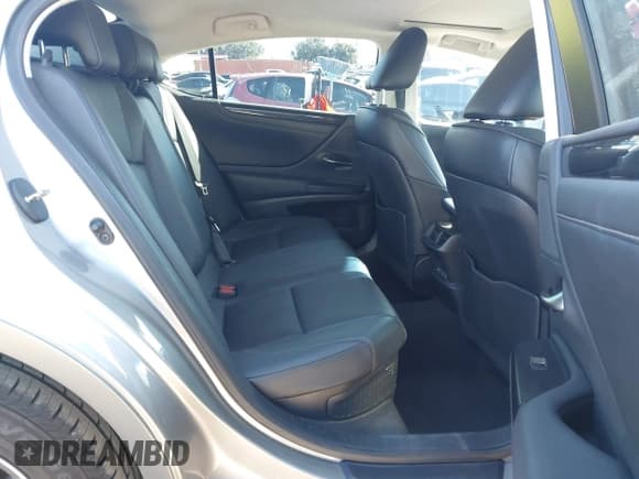 ✅ 2021 Lexus ES 300h • VIN: 58ACA1C12MU007636 • Lot: 43837339. Listed on IAAI with 78,087 mi. Free auction sales archive from the USA and detailed vehicle history report at DreamBid. Image 8.