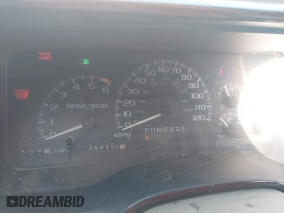 ✅ 2000 Cadillac Escalade • VIN: 1GYEK63R2YR230105 • Lot: 41575390. Listed on IAAI with 258,152 mi. Free auction sales archive from the USA and detailed vehicle history report at DreamBid. Image 7.