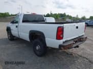 ✅ 2006 Chevrolet Silverado 2500HD LS • VIN: 1GCHC24U46E199794 • Lot: 42328674. Wystawiony na IAAI z przebiegiem 175 693 mil. Bezpłatny archiwum sprzedaży aukcyjnych z USA i szczegółowy raport historii pojazdu na DreamBid. Zdjęcie 3.