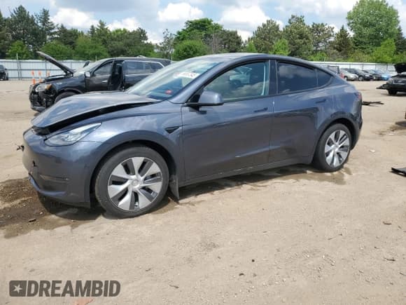 ✅ 2022 Tesla Model Y Long Range • VIN: 7SAYGDEE5NA007772 • Lot: 56867345. Wystawiony na Copart z przebiegiem 17 446 mil. Bezpłatny archiwum sprzedaży aukcyjnych z USA i szczegółowy raport historii pojazdu na DreamBid. Zdjęcie 1.
