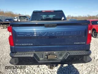✅ 2021 Chevrolet Silverado 1500 Custom Trail Boss • VIN: 1GCPYCEH4MZ256991 • Lot: 80017314. Wystawiony na Copart z przebiegiem 58 750 mil. Bezpłatny archiwum sprzedaży aukcyjnych z USA i szczegółowy raport historii pojazdu na DreamBid. Zdjęcie 6.