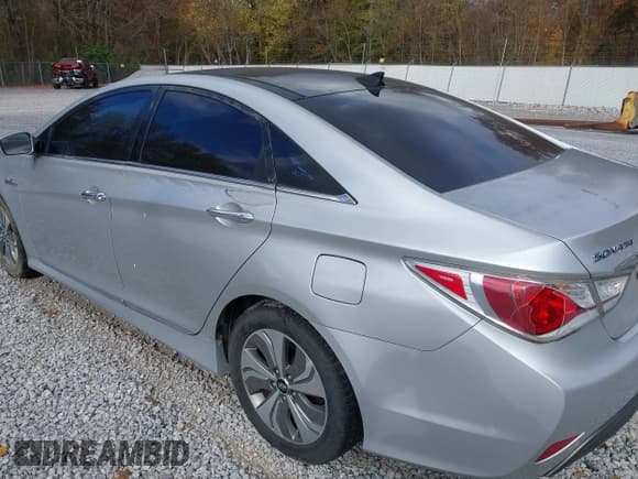 ✅ 2015 Hyundai Sonata Limited • VIN: KMHEC4A44FA051859 • Лот: 43652549. Опубликован ранее на IAAI с пробегом 200 000 миль. Бесплатный доступ к архиву аукционных продаж из США и подробный отчёт об истории автомобиля на DreamBid. Изображение 6.