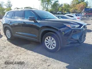 ✅ 2025 Toyota Highlander XLE • VIN: 5TDAAAA56SS030380 • Lot: 43360232. Wystawiony na IAAI z przebiegiem 4 149 mil. Bezpłatny archiwum sprzedaży aukcyjnych z USA i szczegółowy raport historii pojazdu na DreamBid. Zdjęcie 1.