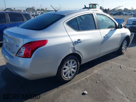 ✅ 2012 Nissan Versa SV • VIN: 3N1CN7AP0CL857688 • Лот: 43173035. Опубликован ранее на IAAI с пробегом 170 456 миль. Бесплатный доступ к архиву аукционных продаж из США и подробный отчёт об истории автомобиля на DreamBid. Изображение 4.