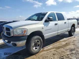 2006 Dodge 3500 Laramie z VIN 3D7LX39C16G170806, wystawiony jako Copart lot #51238065 z przebiegiem 368 436 mil mil oraz Czysty tytuł • Clean title. Historia ofert i sprzedaży dostępna na DreamBid. Obrazek 1.