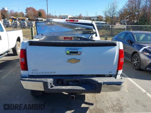 ✅ 2009 Chevrolet Silverado 1500 • VIN: 2GCEC23J691124353 • Лот: 43708786. Опубликован ранее на IAAI с пробегом 187 614 миль. Бесплатный доступ к архиву аукционных продаж из США и подробный отчёт об истории автомобиля на DreamBid. Изображение 16.