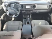 ✅ 2018 Toyota Tacoma SR5 • VIN: 5TFAZ5CN7JX065614 • Лот: 84872725. Опубликован ранее на Copart с пробегом 127 334 миль. Бесплатный доступ к архиву аукционных продаж из США и подробный отчёт об истории автомобиля на DreamBid. Изображение 8.