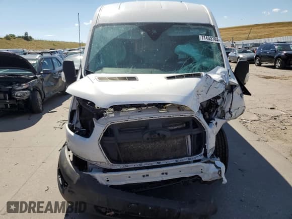 ✅ 2020 Ford Transit Cargo • VIN: 1FTBR2C80LKB64188 • Lot: 71403784. Wystawiony na Copart z przebiegiem Nie podano. Bezpłatny archiwum sprzedaży aukcyjnych z USA i szczegółowy raport historii pojazdu na DreamBid. Zdjęcie 5.