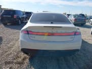 ✅ 2016 Lincoln MKZ Hybrid • VIN: 3LN6L2LU0GR629386 • Lot: 43548425. Wystawiony na IAAI z przebiegiem 100 053 mil. Bezpłatny archiwum sprzedaży aukcyjnych z USA i szczegółowy raport historii pojazdu na DreamBid. Zdjęcie 16.