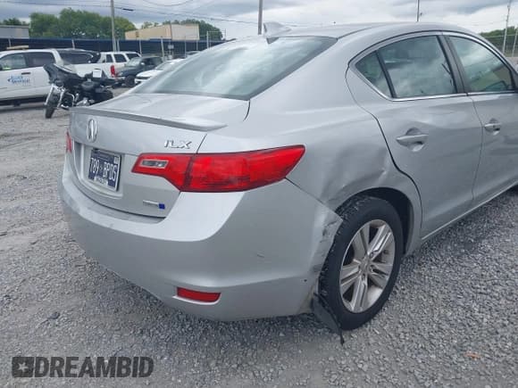 ✅ 2013 Acura ILX Hybrid Technology • VIN: 19VDE3F79DE300473 • Лот: 42950009. Опубликован ранее на IAAI с пробегом 140 487 миль. Бесплатный доступ к архиву аукционных продаж из США и подробный отчёт об истории автомобиля на DreamBid. Изображение 6.