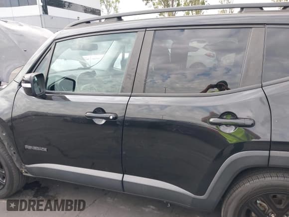 ✅ 2016 Jeep Renegade Latitude • VIN: ZACCJBBTXGPC88790 • Lot: 43686730. Listed on IAAI with 109,383 mi. Free auction sales archive from the USA and detailed vehicle history report at DreamBid. Image 15.