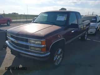 1998 Chevrolet Silverado 1500 z VIN 2GCEK19R1W1248908, wystawiony jako IAAI lot #43375675 z przebiegiem 163 101 mil mil oraz . Historia ofert i sprzedaży dostępna na DreamBid. Obrazek 2.