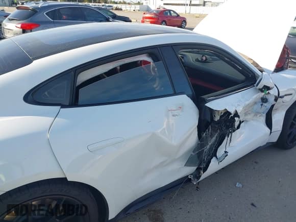 ✅ 2024 Porsche Taycan GTS • VIN: WP0AD2Y18RSA47234 • Лот: 40944921. Опубликован ранее на IAAI с пробегом 21 505 миль. Бесплатный доступ к архиву аукционных продаж из США и подробный отчёт об истории автомобиля на DreamBid. Изображение 6.