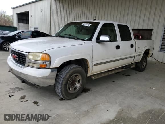 ✅ 2002 GMC Sierra 1500HD SLE • VIN: 1GTGC13U12F231628 • Лот: 48325315. Опубликован ранее на Copart с пробегом 302 458 миль. Бесплатный доступ к архиву аукционных продаж из США и подробный отчёт об истории автомобиля на DreamBid. Изображение 1.