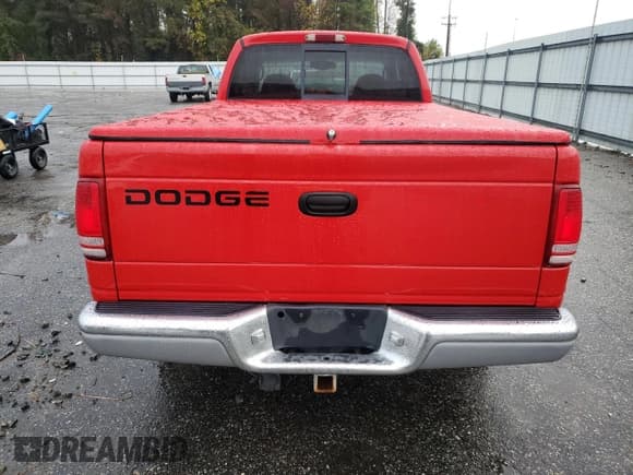 ✅ 2000 Dodge Dakota • VIN: 1B7GL22X8YS764710 • Lot: 81248524. Wystawiony na Copart z przebiegiem 134 137 mil. Bezpłatny archiwum sprzedaży aukcyjnych z USA i szczegółowy raport historii pojazdu na DreamBid. Zdjęcie 6.
