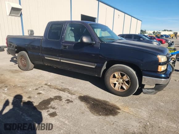 ✅ 2006 Chevrolet Silverado 1500 LT1 • VIN: 1GCEC19V86Z205698 • Лот: 92614765. Опубликован ранее на Copart с пробегом 147 334 миль. Бесплатный доступ к архиву аукционных продаж из США и подробный отчёт об истории автомобиля на DreamBid. Изображение 4.