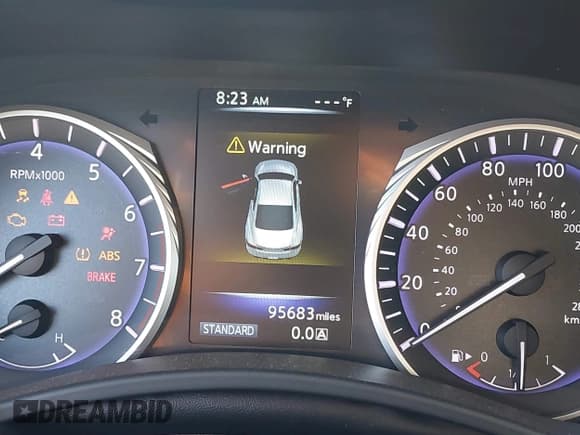 ✅ 2017 Infiniti Q60 Premium • VIN: JN1CV7EK8HM111114 • Lot: 41323754. Listed on IAAI with 95,683 mi. Free auction sales archive from the USA and detailed vehicle history report at DreamBid. Image 7.