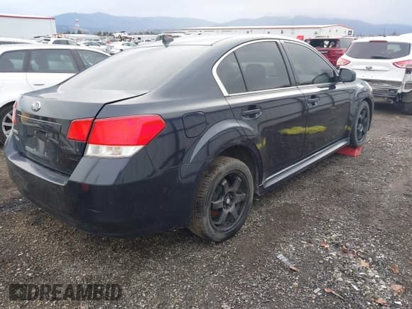 ✅ 2012 Subaru Legacy Limited • VIN: 4S3BMBK64C3029997 • Lot: 43887057. Wystawiony na IAAI z przebiegiem 230 719 mil. Bezpłatny archiwum sprzedaży aukcyjnych z USA i szczegółowy raport historii pojazdu na DreamBid. Zdjęcie 4.