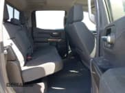 ✅ 2019 Chevrolet Silverado 1500 LT Trail Boss • VIN: 1GCPYFED1KZ366585 • Lot: 42853574. Wystawiony na IAAI z przebiegiem 102 469 mil. Bezpłatny archiwum sprzedaży aukcyjnych z USA i szczegółowy raport historii pojazdu na DreamBid. Zdjęcie 8.