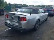 ✅ 2011 Ford Mustang V6 • VIN: 1ZVBP8EM7B5120539 • Лот: 42502299. Опубликован ранее на IAAI с пробегом 135 662 миль. Бесплатный доступ к архиву аукционных продаж из США и подробный отчёт об истории автомобиля на DreamBid. Изображение 4.